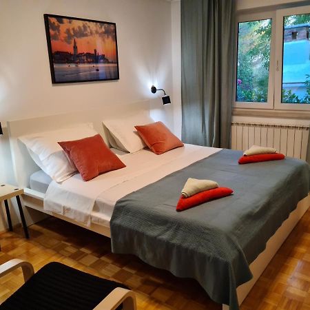 Tar-Vabriga Villa Rosa With Yard And Children'S Playground מראה חיצוני תמונה