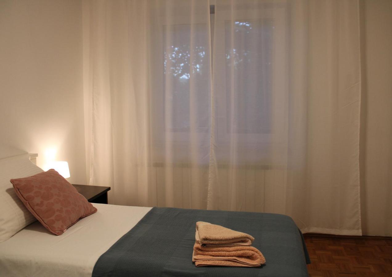Tar-Vabriga Villa Rosa With Yard And Children'S Playground מראה חיצוני תמונה