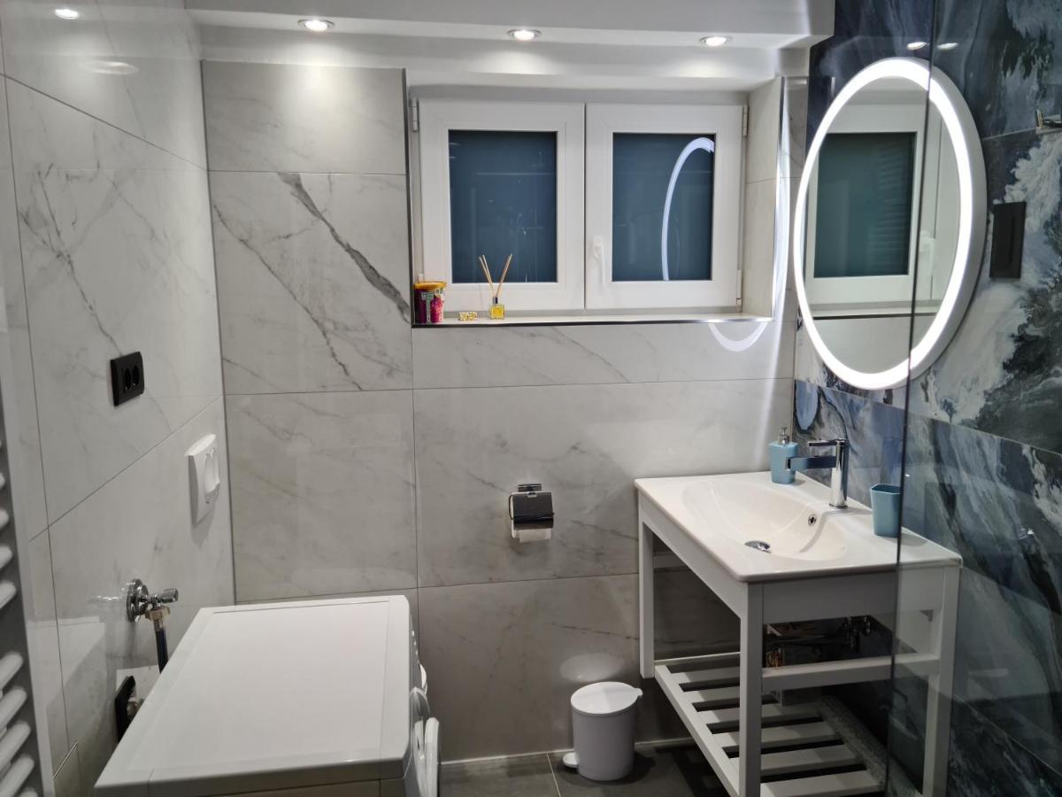 Tar-Vabriga Villa Rosa With Yard And Children'S Playground מראה חיצוני תמונה