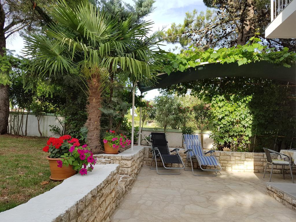 Tar-Vabriga Villa Rosa With Yard And Children'S Playground מראה חיצוני תמונה